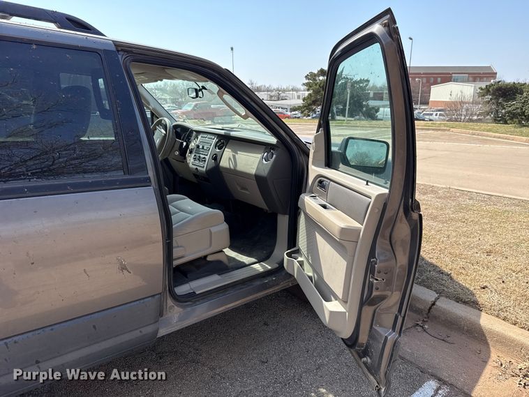 image for item DR1074 2011 Ford Expedition SUV