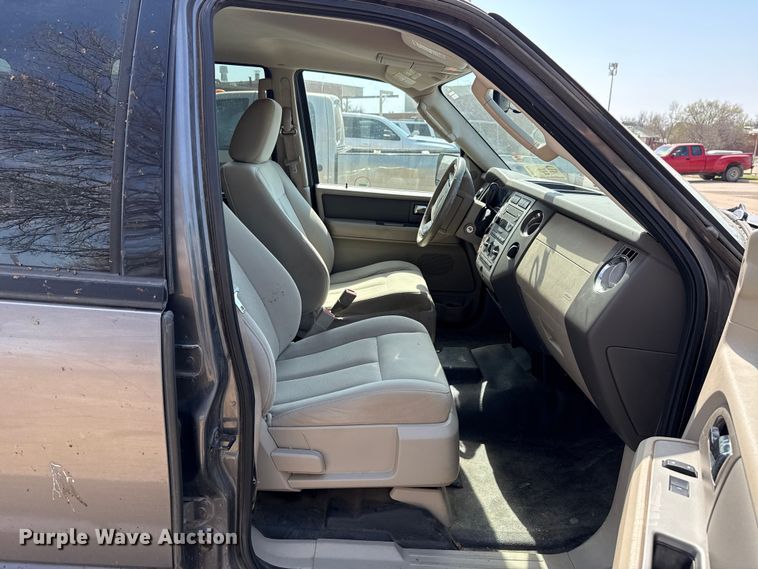 image for item DR1074 2011 Ford Expedition SUV