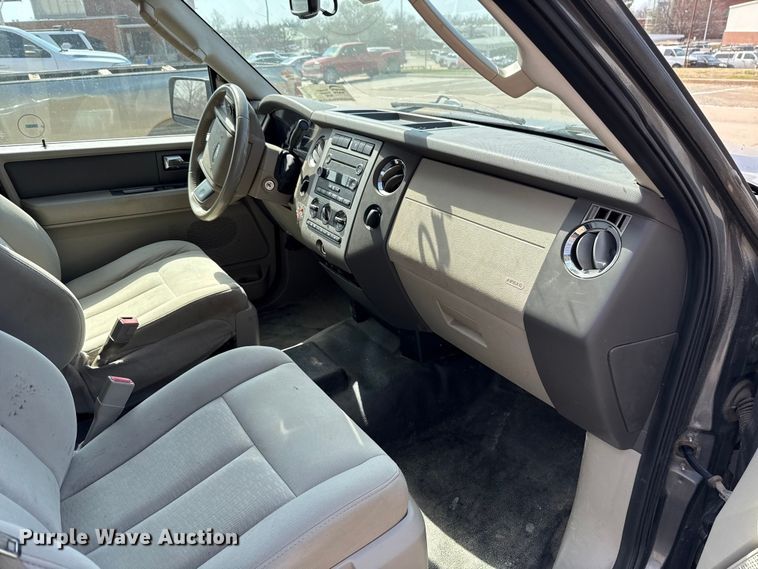 image for item DR1074 2011 Ford Expedition SUV