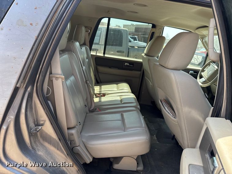 image for item DR1074 2011 Ford Expedition SUV