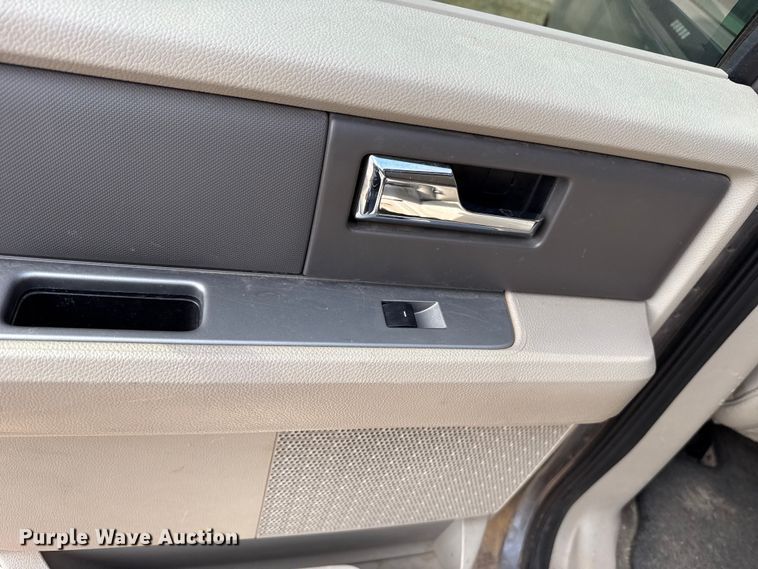 image for item DR1074 2011 Ford Expedition SUV