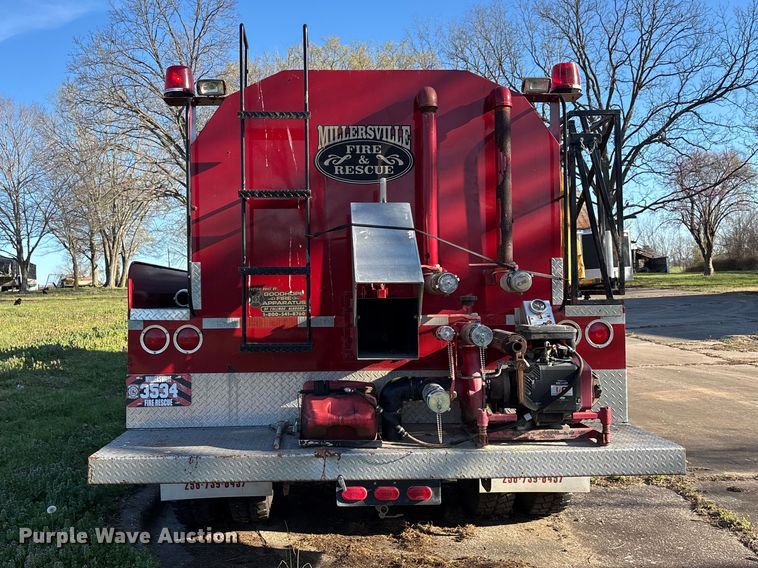image for item DT0107 1986 Mack MS pumper fire truck