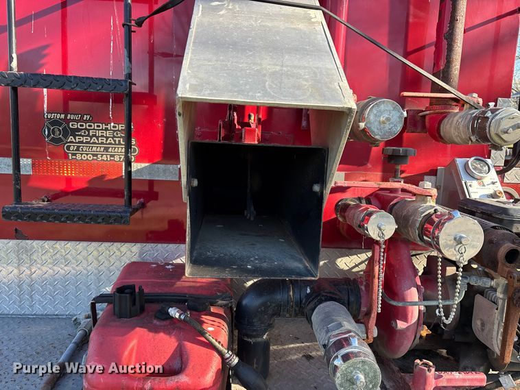 image for item DT0107 1986 Mack MS pumper fire truck