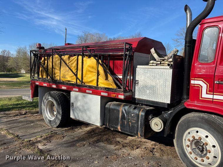 image for item DT0107 1986 Mack MS pumper fire truck