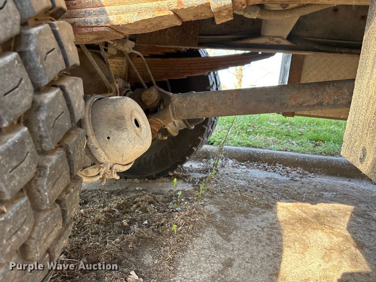 image for item DT0107 1986 Mack MS pumper fire truck