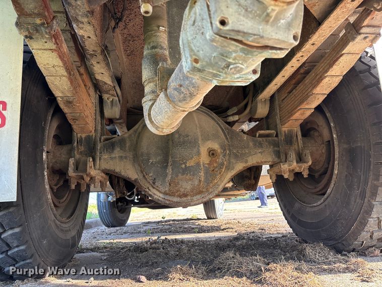 image for item DT0107 1986 Mack MS pumper fire truck