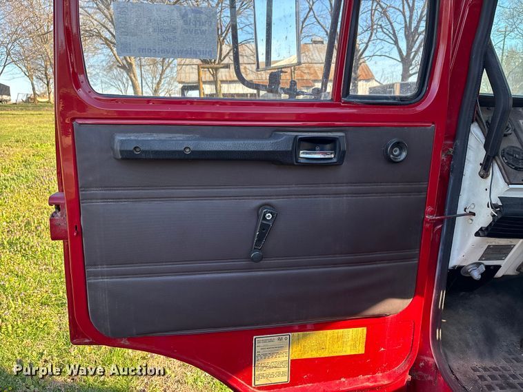 image for item DT0107 1986 Mack MS pumper fire truck