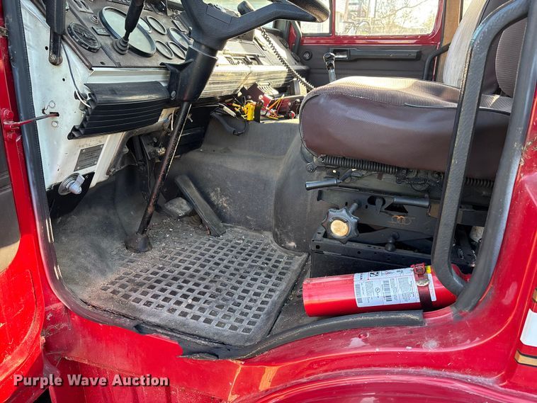 image for item DT0107 1986 Mack MS pumper fire truck