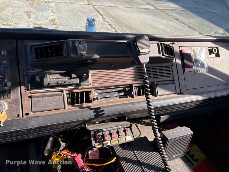 image for item DT0107 1986 Mack MS pumper fire truck