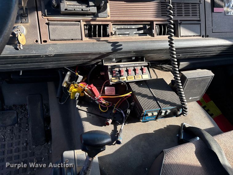 image for item DT0107 1986 Mack MS pumper fire truck