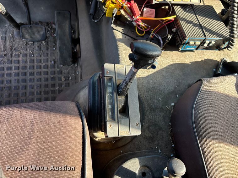 image for item DT0107 1986 Mack MS pumper fire truck