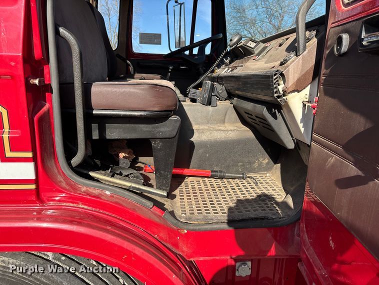 image for item DT0107 1986 Mack MS pumper fire truck