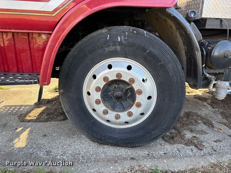 image for item DT0107 1986 Mack MS pumper fire truck