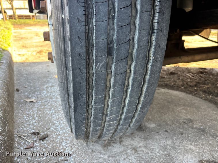 image for item DT0107 1986 Mack MS pumper fire truck