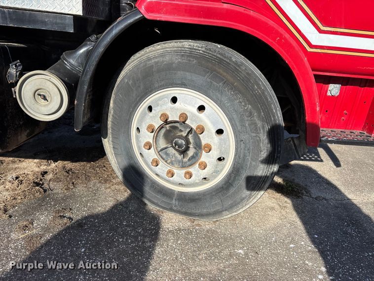 image for item DT0107 1986 Mack MS pumper fire truck