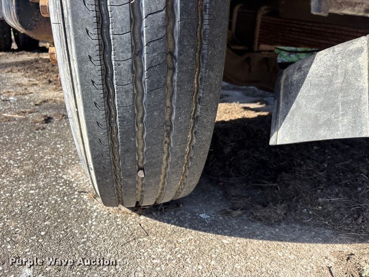 image for item DT0107 1986 Mack MS pumper fire truck