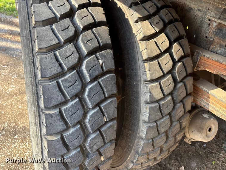 image for item DT0107 1986 Mack MS pumper fire truck