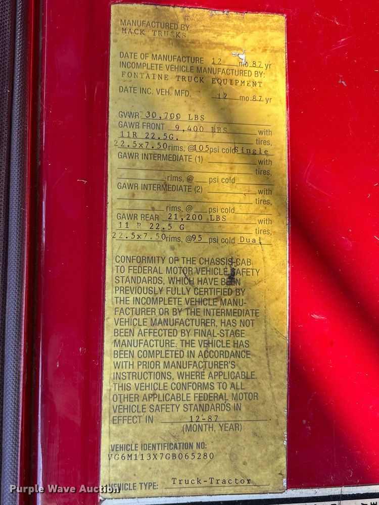 image for item DT0107 1986 Mack MS pumper fire truck