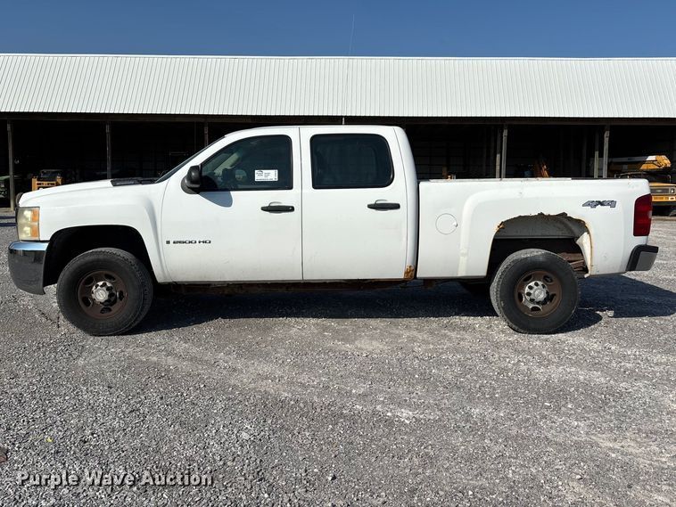 image for item DT0116 2008 Chevrolet Silverado 2500HD Crew Cab pickup truck