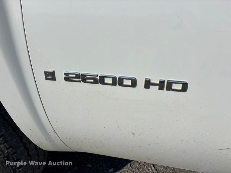 image for item DT0116 2008 Chevrolet Silverado 2500HD Crew Cab pickup truck