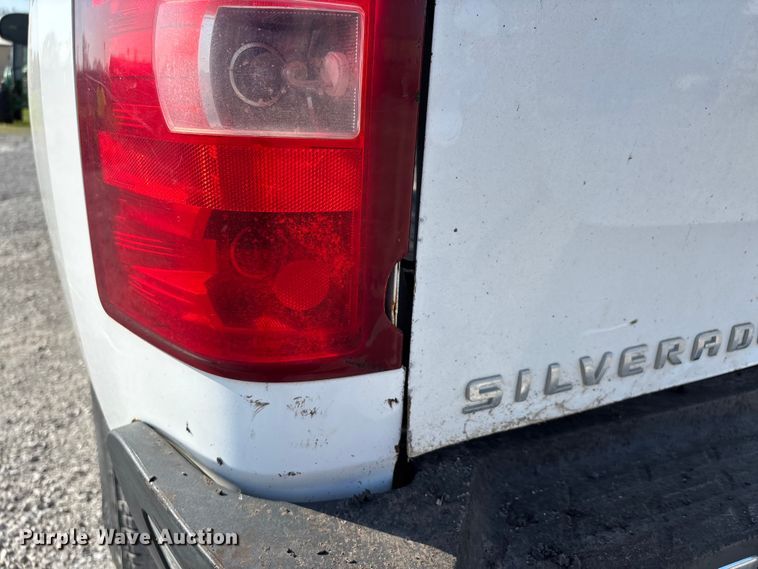 image for item DT0116 2008 Chevrolet Silverado 2500HD Crew Cab pickup truck