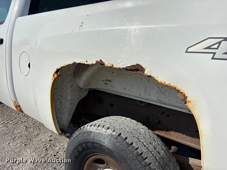 image for item DT0116 2008 Chevrolet Silverado 2500HD Crew Cab pickup truck