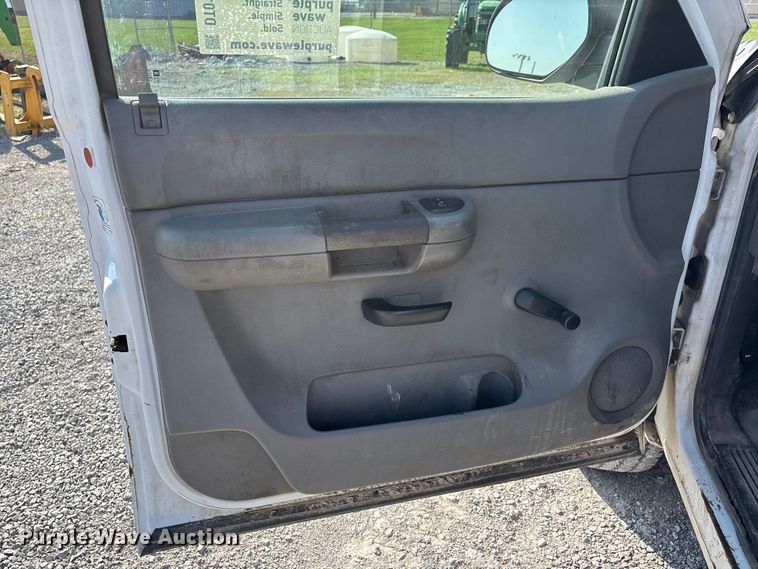 image for item DT0116 2008 Chevrolet Silverado 2500HD Crew Cab pickup truck
