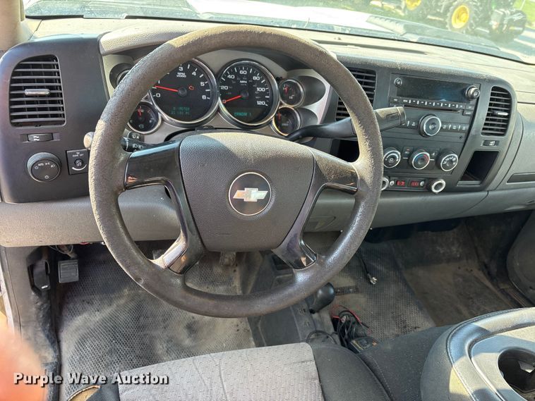 image for item DT0116 2008 Chevrolet Silverado 2500HD Crew Cab pickup truck
