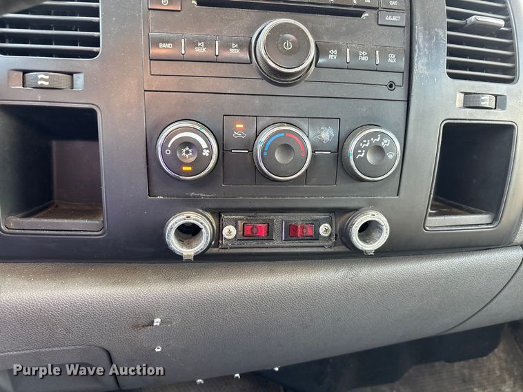 image for item DT0116 2008 Chevrolet Silverado 2500HD Crew Cab pickup truck
