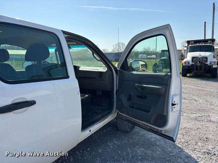 image for item DT0116 2008 Chevrolet Silverado 2500HD Crew Cab pickup truck