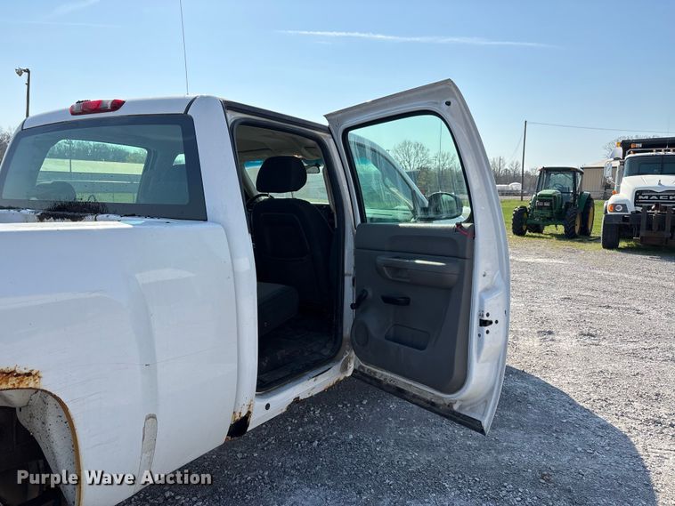 image for item DT0116 2008 Chevrolet Silverado 2500HD Crew Cab pickup truck