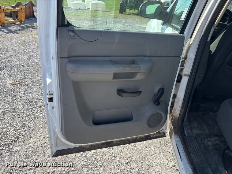 image for item DT0116 2008 Chevrolet Silverado 2500HD Crew Cab pickup truck