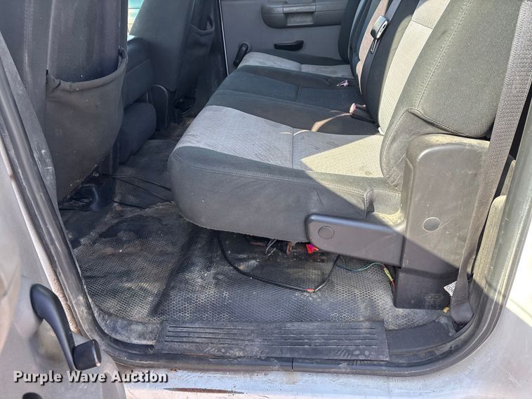 image for item DT0116 2008 Chevrolet Silverado 2500HD Crew Cab pickup truck