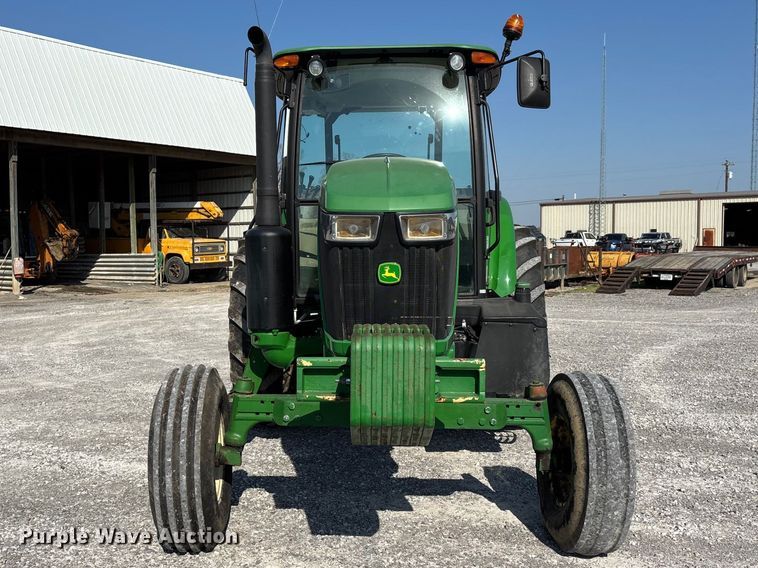image for item DT0117 2014 John Deere 6105E tractor