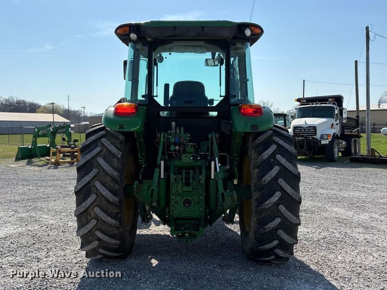 image for item DT0117 2014 John Deere 6105E tractor