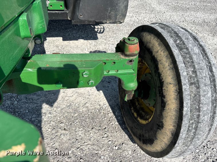 image for item DT0117 2014 John Deere 6105E tractor