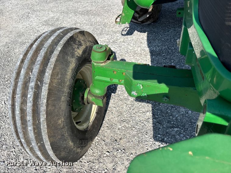 image for item DT0117 2014 John Deere 6105E tractor