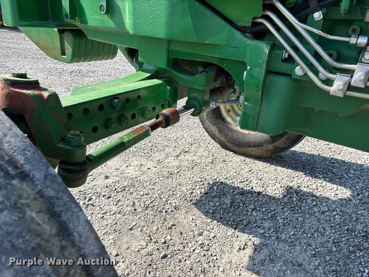 image for item DT0117 2014 John Deere 6105E tractor