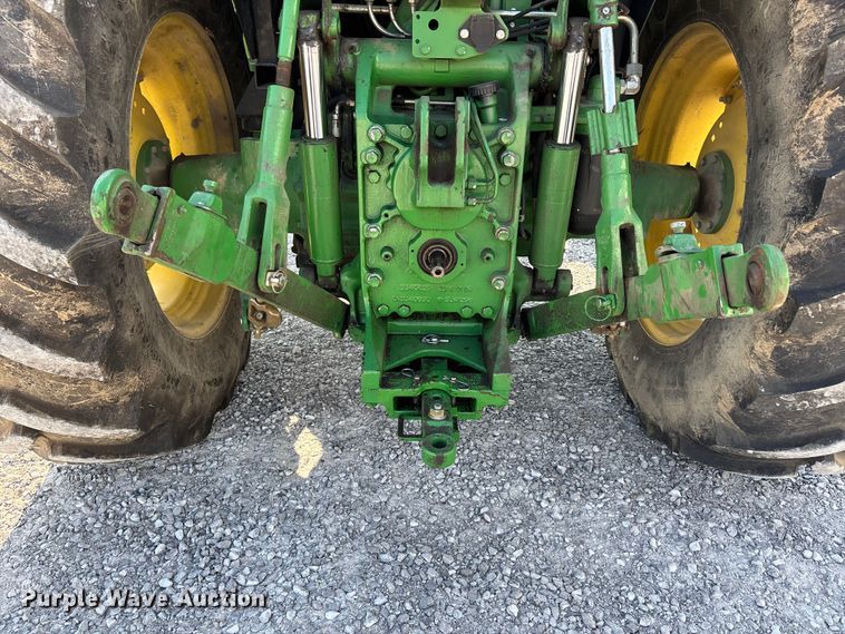 image for item DT0117 2014 John Deere 6105E tractor