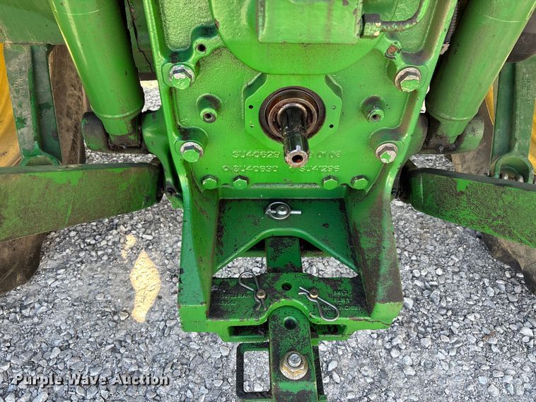 image for item DT0117 2014 John Deere 6105E tractor
