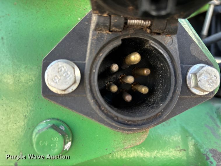 image for item DT0117 2014 John Deere 6105E tractor