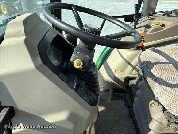 image for item DT0117 2014 John Deere 6105E tractor