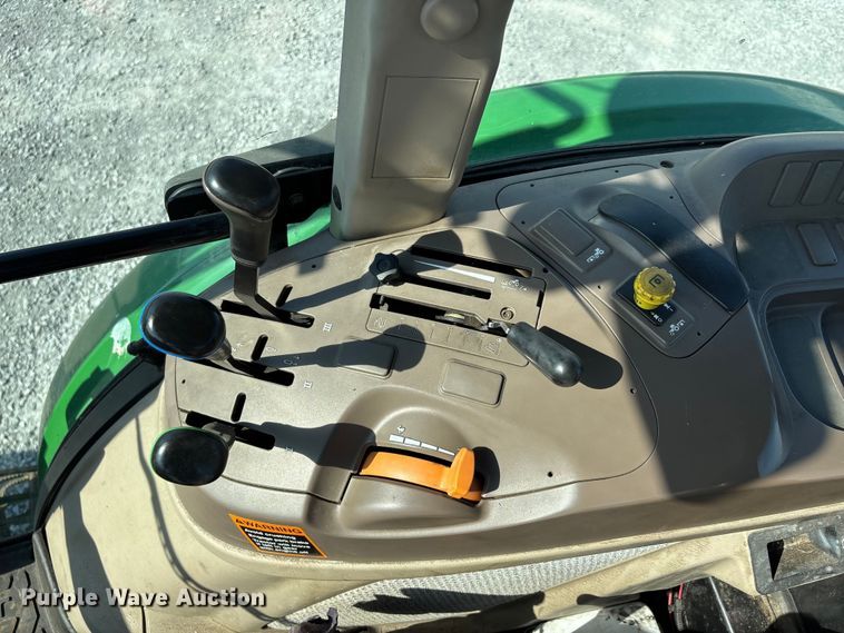 image for item DT0117 2014 John Deere 6105E tractor