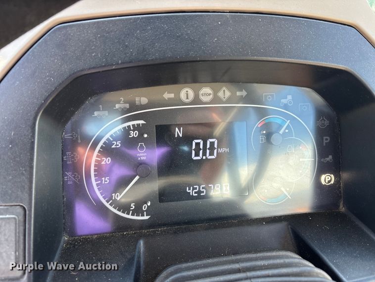 image for item DT0117 2014 John Deere 6105E tractor