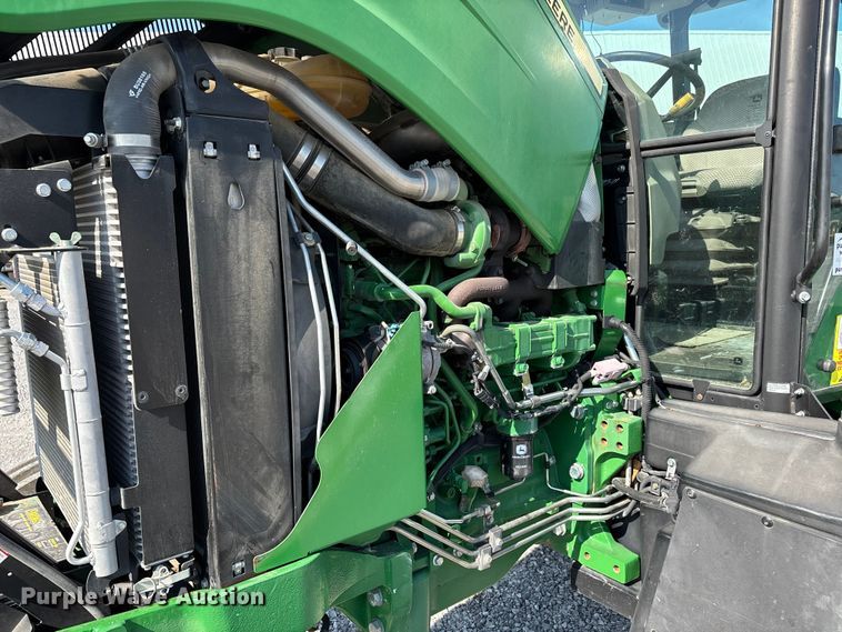 image for item DT0117 2014 John Deere 6105E tractor