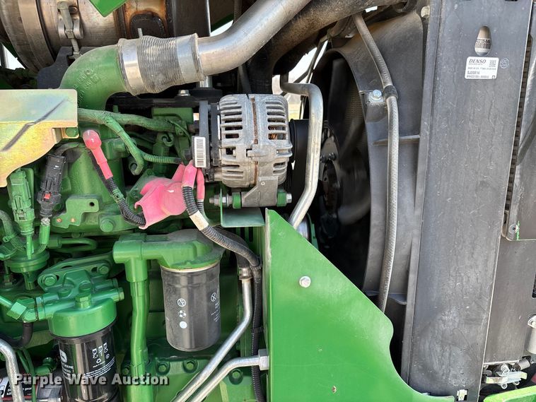 image for item DT0117 2014 John Deere 6105E tractor