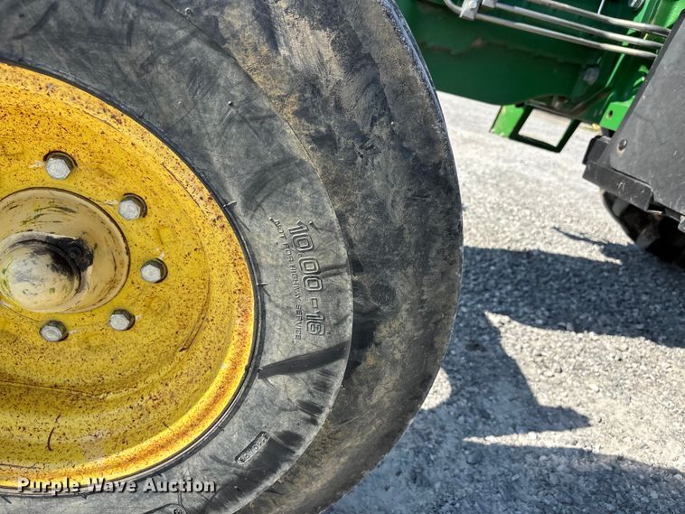 image for item DT0117 2014 John Deere 6105E tractor