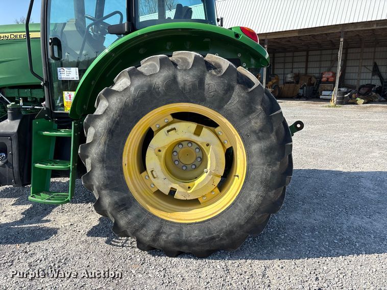 image for item DT0117 2014 John Deere 6105E tractor