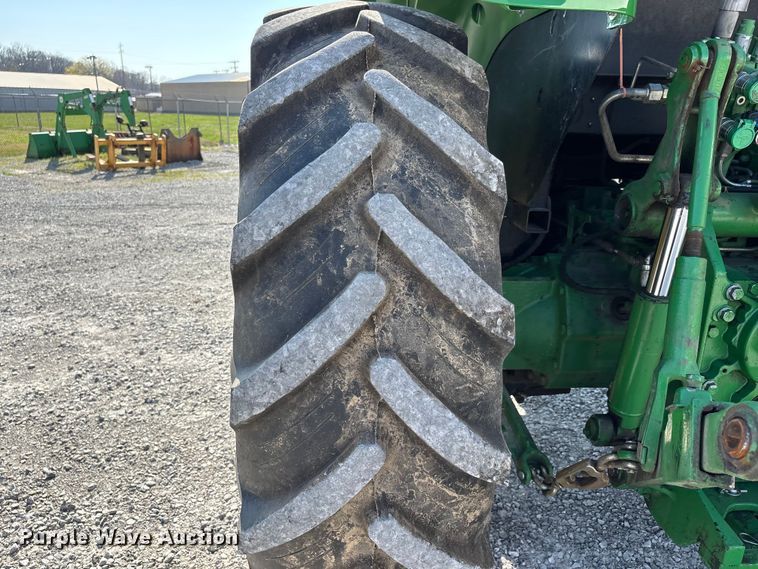 image for item DT0117 2014 John Deere 6105E tractor