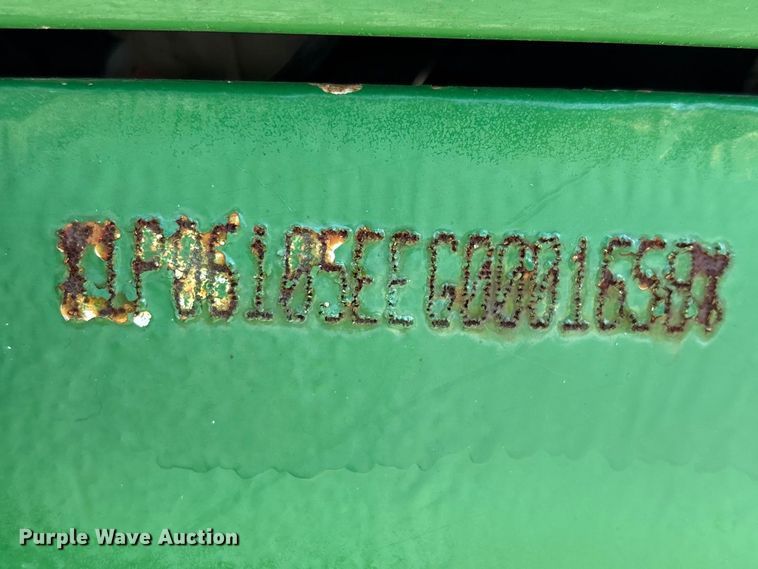 image for item DT0117 2014 John Deere 6105E tractor